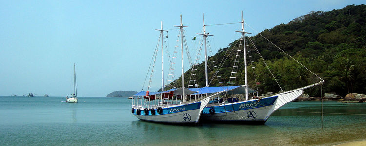 Яхты на атлантическом побережье Бразилии