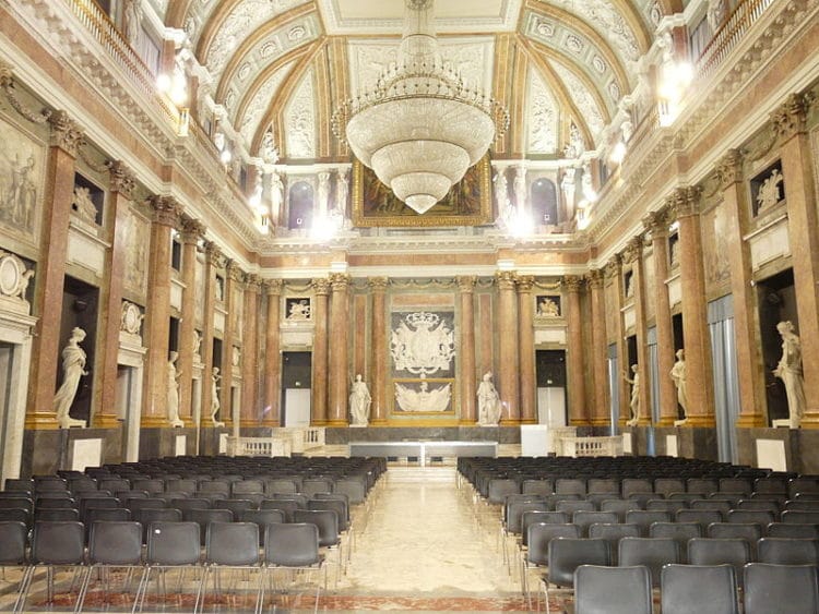 Зал Большого Совета в Генуэзском герцогском дворце Палаццо Дукале Davide Papalini